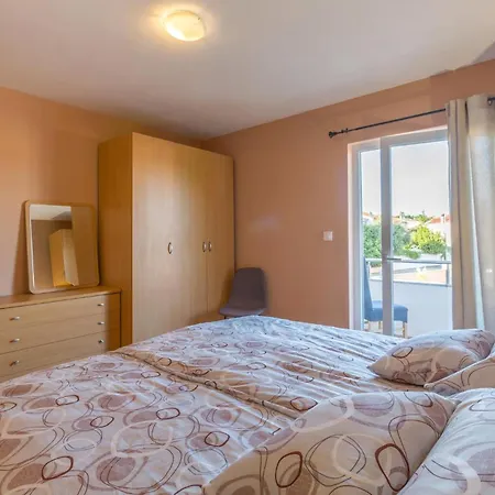 Nice In Vabriga With House Sea View Appartement