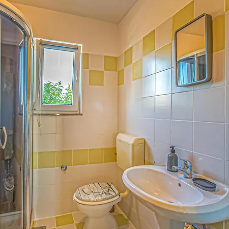 Nice In Vabriga With House Sea View Appartement